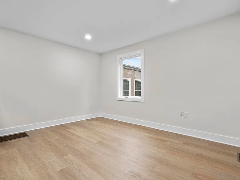 1546 Chapel St #3 — Photo 9