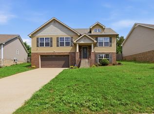 1009 Ishee Dr, Clarksville, TN 37042