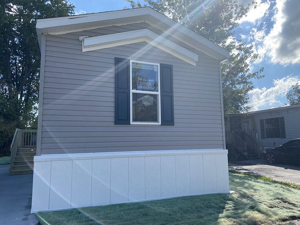 2nd image of 849 Victory Ln
