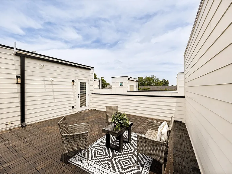 5633 Live Oak St #103 — Photo 1