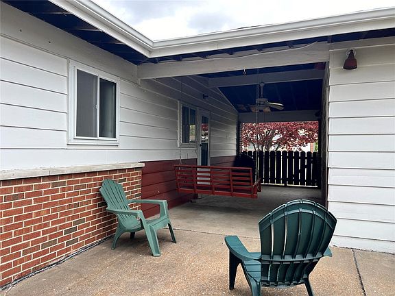5th image of 1405 Arlington Dr