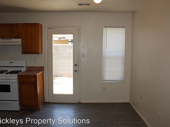 4th image of 10619 Pueblo Pl NW