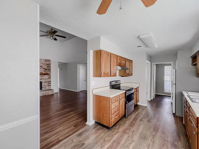 1005 Whitewater Trl — Photo 13