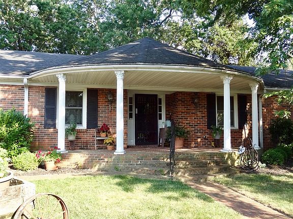 5th image of 204 Ironwood Dr