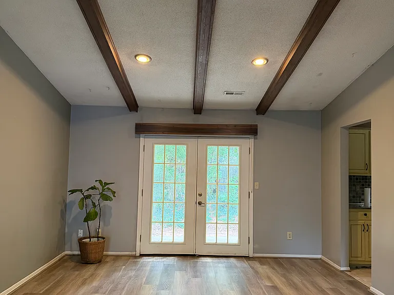 1103 Broadford Dr — Photo 8