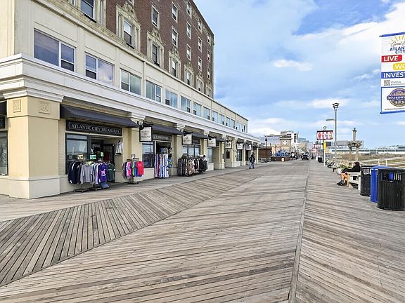 5th image of 2715 Boardwalk APT 419