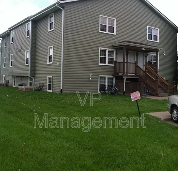 2218 Emerald Dr #6 — Photo 1