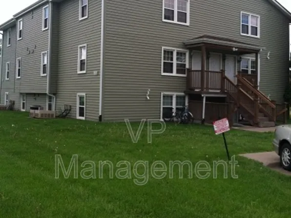 2218 Emerald Dr APT 6, Davenport, IA 52804