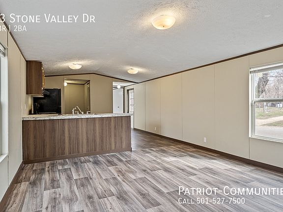 4th image of 33 Stone Valley Dr