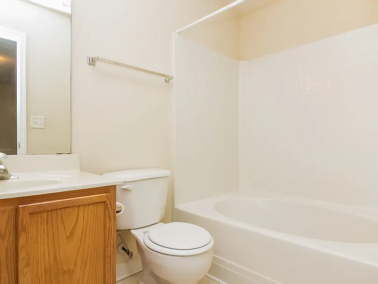 1028 Jordans Pond Ln — Photo 12