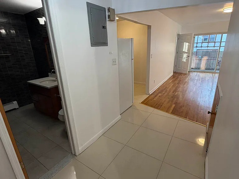 117-04 Curzon Rd #2 — Photo 6