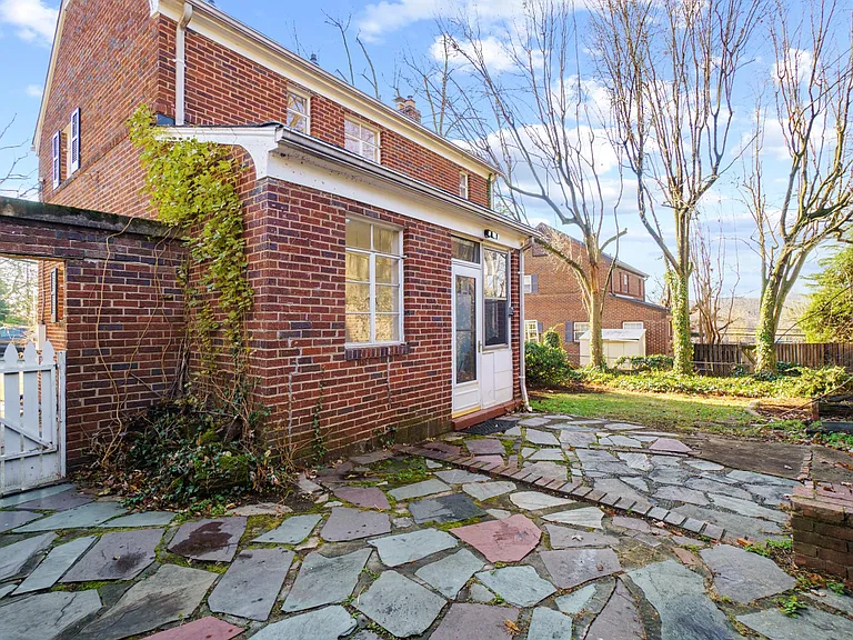 3100 S Hill St — Photo 19