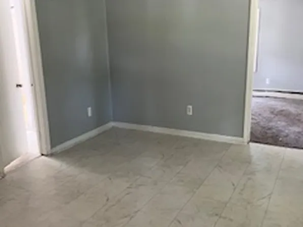 3 Kossar Pl, Ellenville, NY 12428