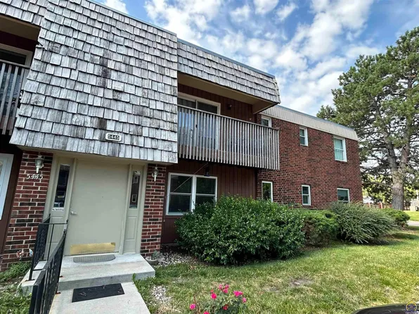 5445 SW 12th Ter APT 4, Topeka, KS 66604