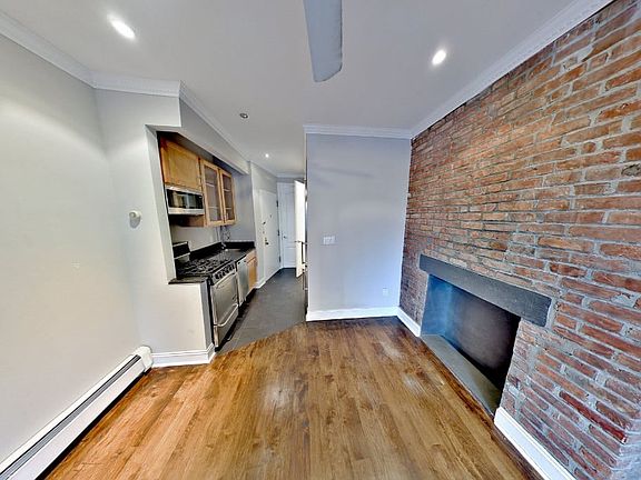 4th image of 279 E 10th St APT 15