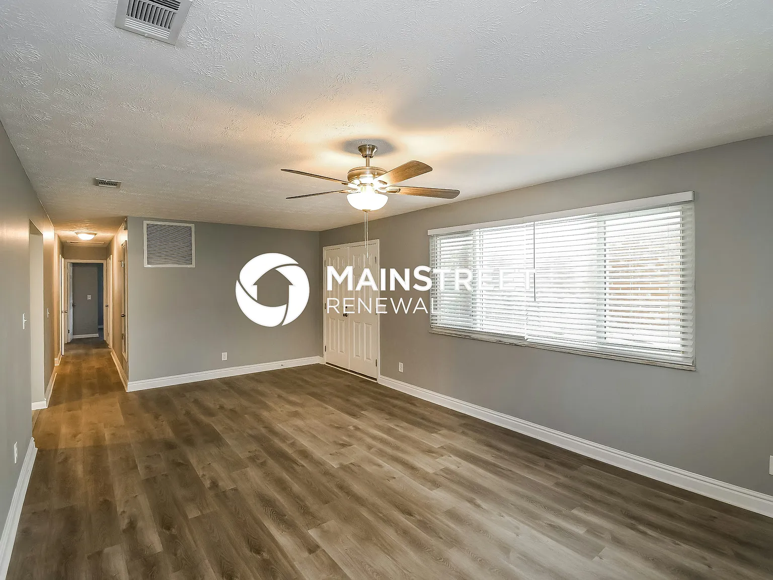 4605 Silver Ridge Dr — Photo 3