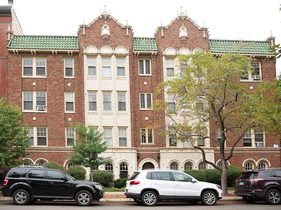 1st image of 1820 N Lincoln Park W #112