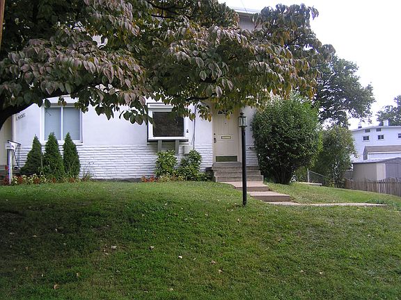 2nd image of 4131 Leonard Dr
