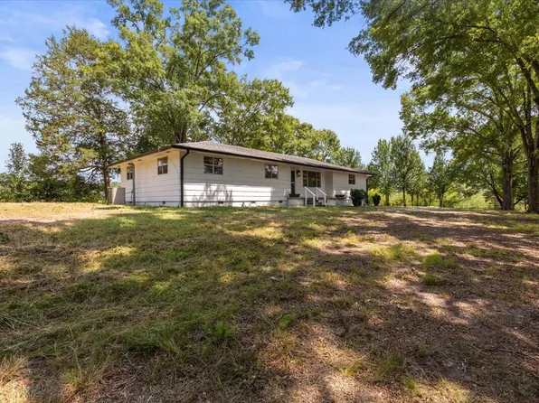 2657 Corinth Rd, La Fayette, GA 30728