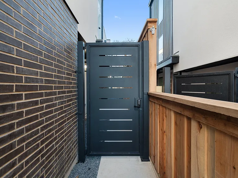 2348 Wycliff Ave — Photo 2