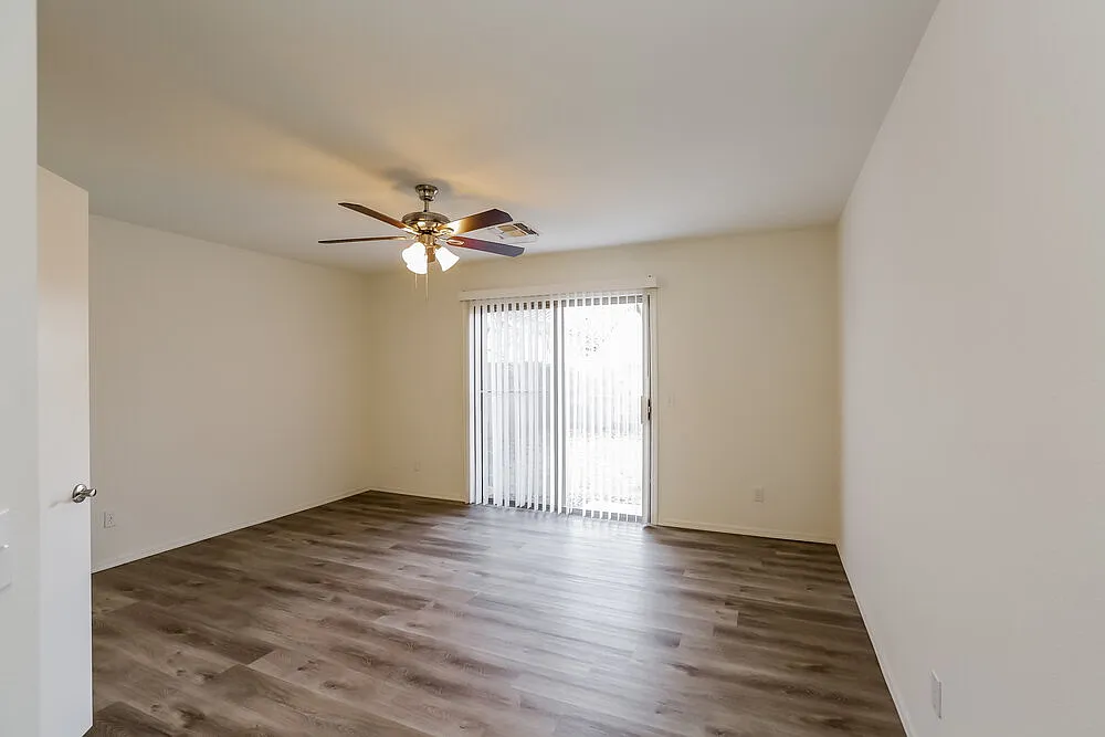 3 bed, 2.0 bath, 1656 sqft, $2,500 — Photo 4