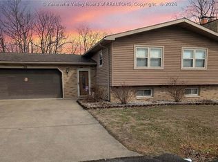 18 James Ct, Vienna, WV 26105