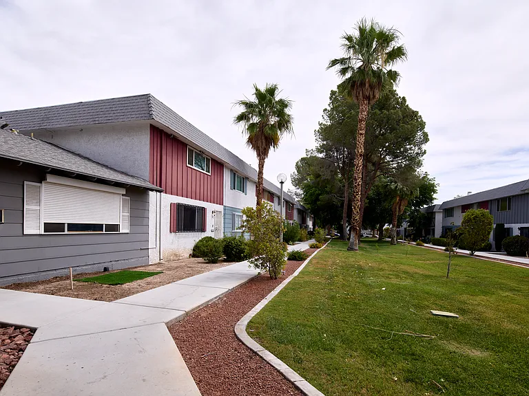 652 Greenbriar Townhouse Way — Photo 42