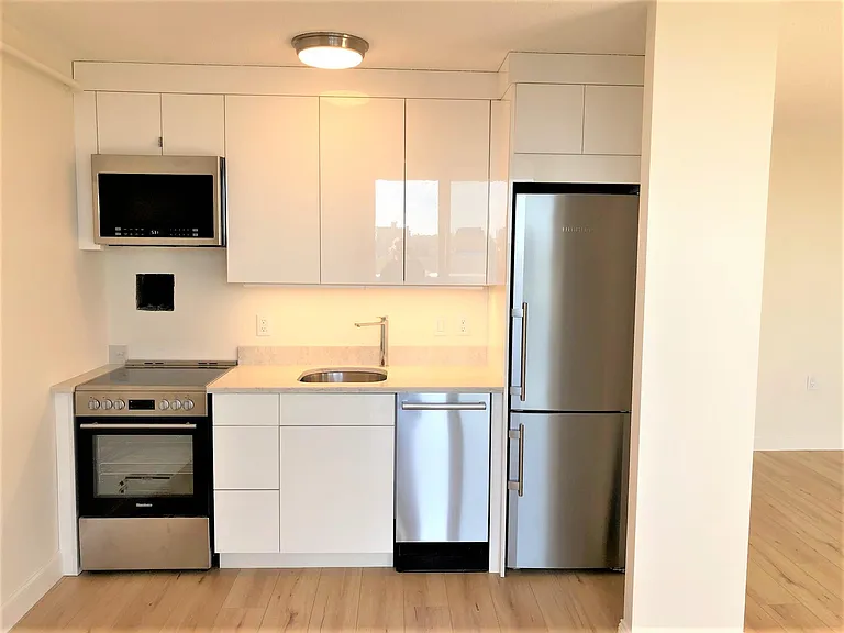 872 Massachusetts Ave #811 — Photo 7