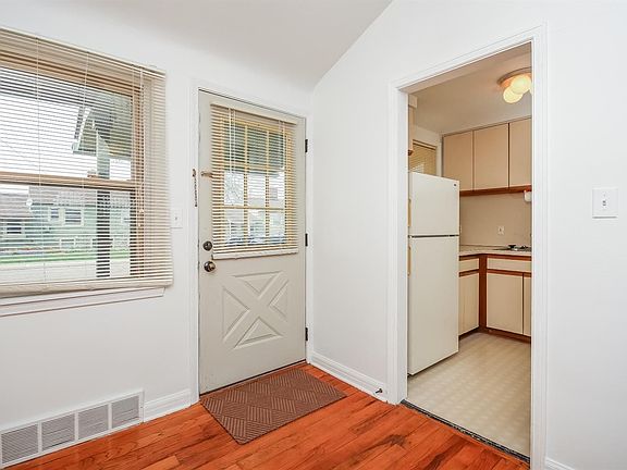 4th image of 3416 Edgewood Dr
