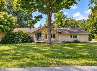 5561 Ericson Ln, Willoughby, OH 44094