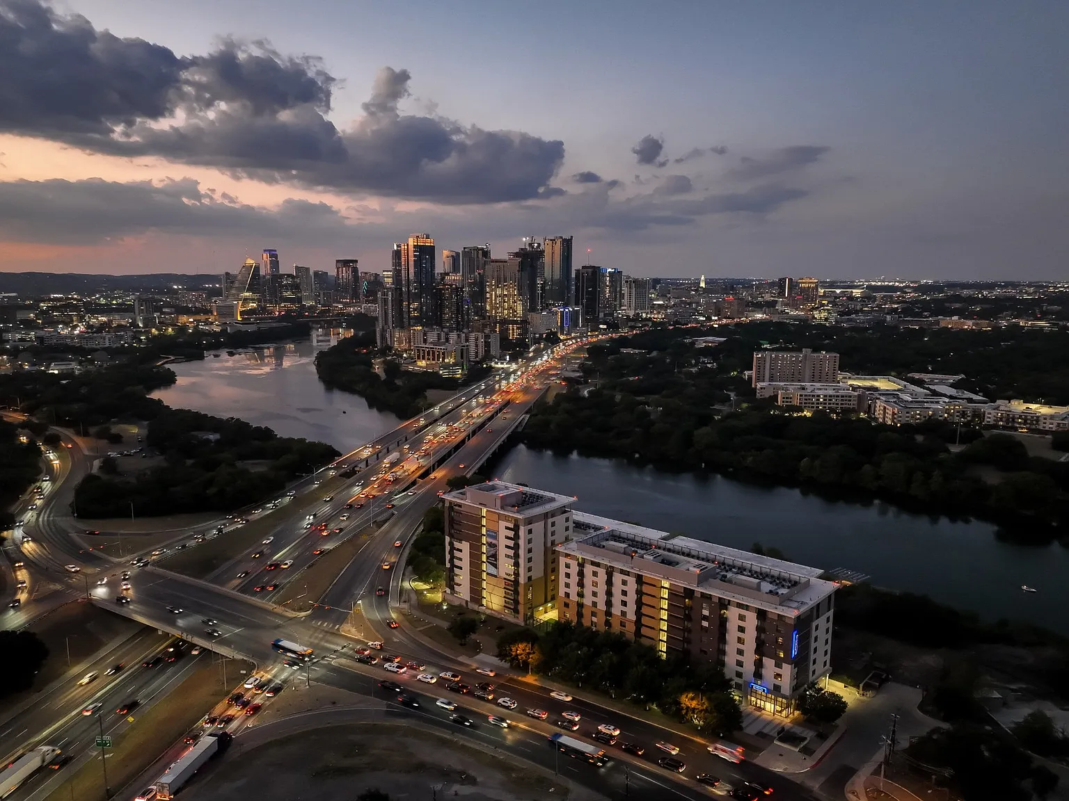 Berkshire Riverview — Photo 4