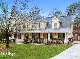 924 Georgian Point Dr, Lawrenceville, GA 30045