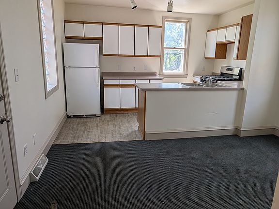 4th image of 1004 W Lincoln Ave #1