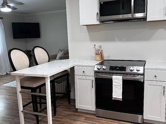 3rd image of 508 Saint John St #2