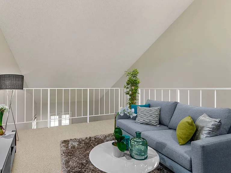 Meridian Apartments — Photo 17