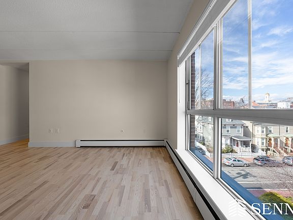 SAMPLE UNIT 2B2B LIVING ROOM 
UNIT 45 ( ALL 2B2B UNITS SIMILAR LAYOUT AND CONDITIONS )