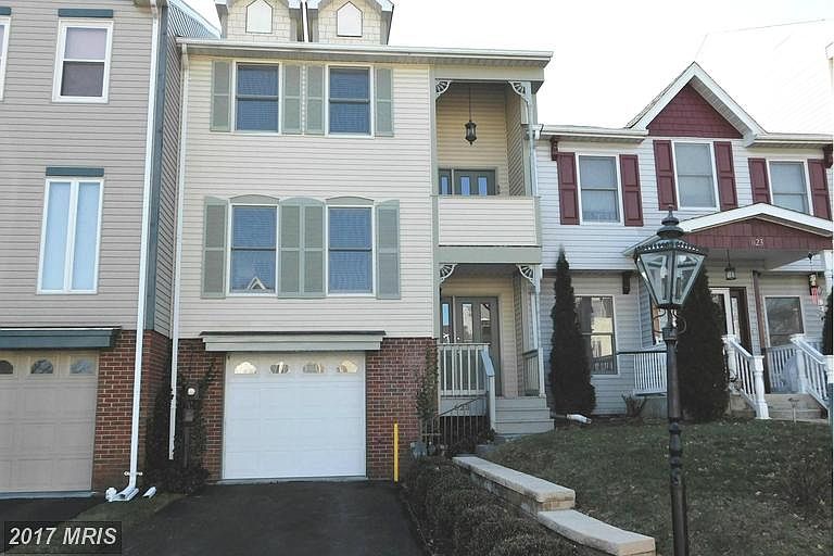 1st image of 625 Picadilly Dr