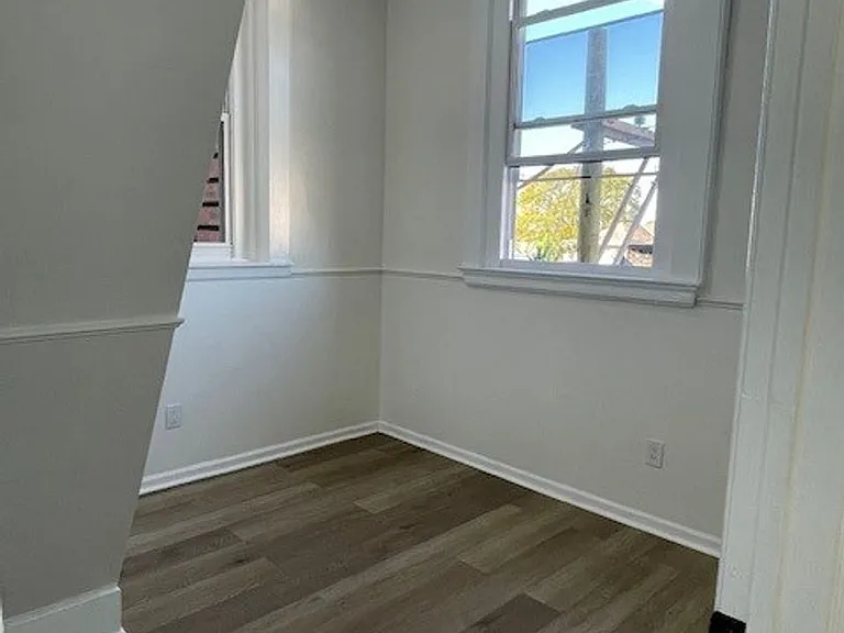 110 Hamilton St — Photo 21