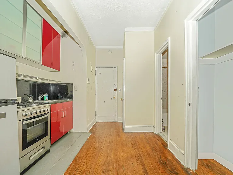 363 3rd Ave #2B — Photo 7