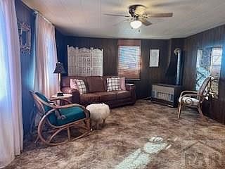 4th image of 524 Iowa St