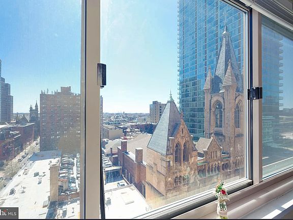 3rd image of 2101 Chestnut St APT 1110