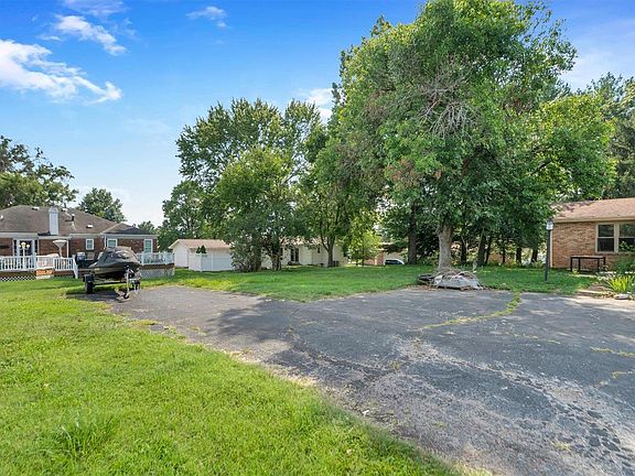3rd image of 11162 Crickett Hill Dr