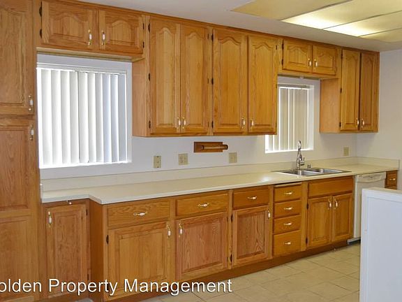 3rd image of 6835 Birchwood St