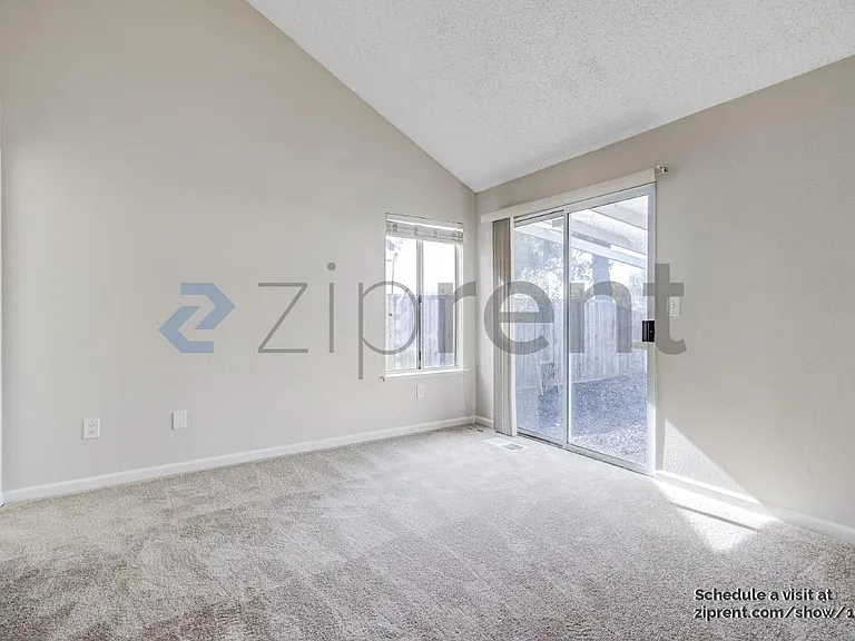 908 Beechwood Cir — Photo 11