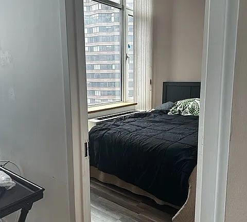 5th image of 635 W 42nd St APT 21K