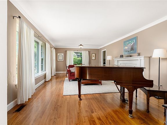 5th image of 50 Brookhaven Dr