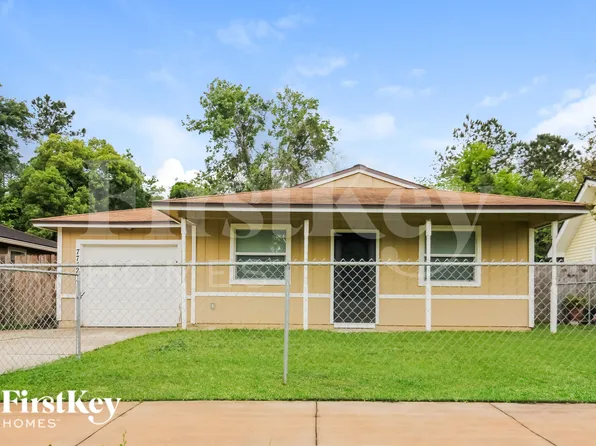 7742 Club Duclay Dr, Jacksonville, FL 32244