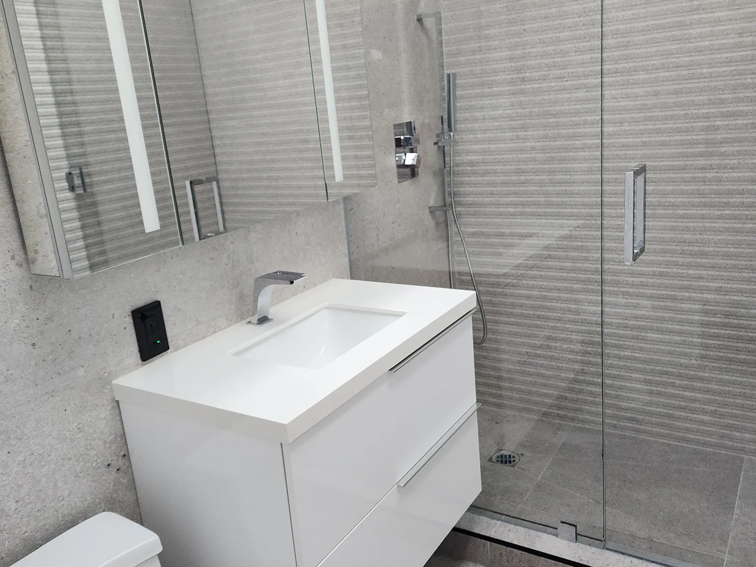 3 bed, 1700 sqft, $10,000 — Photo 4