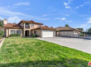 9322 Columbus Ave, North Hills, CA 91343