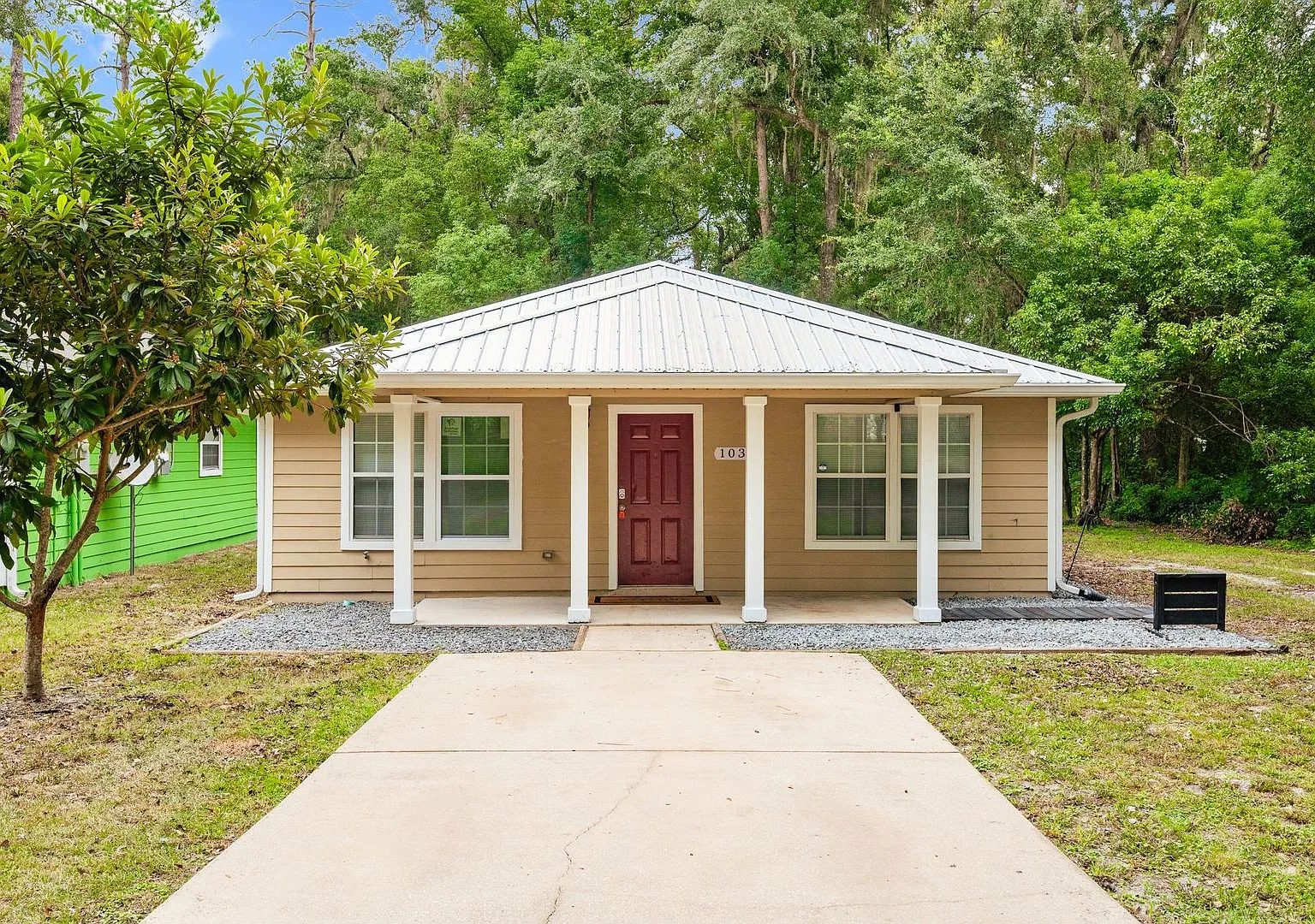 Freshly Updated Gainesville Home 103 NE 18th Terrace — Photo 1